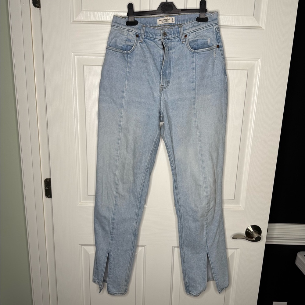 Abercrombie Curve Love 90s Straight Ultra High Rise Jeans w/ Slit - Size 29/8R - Picture 3 of 11